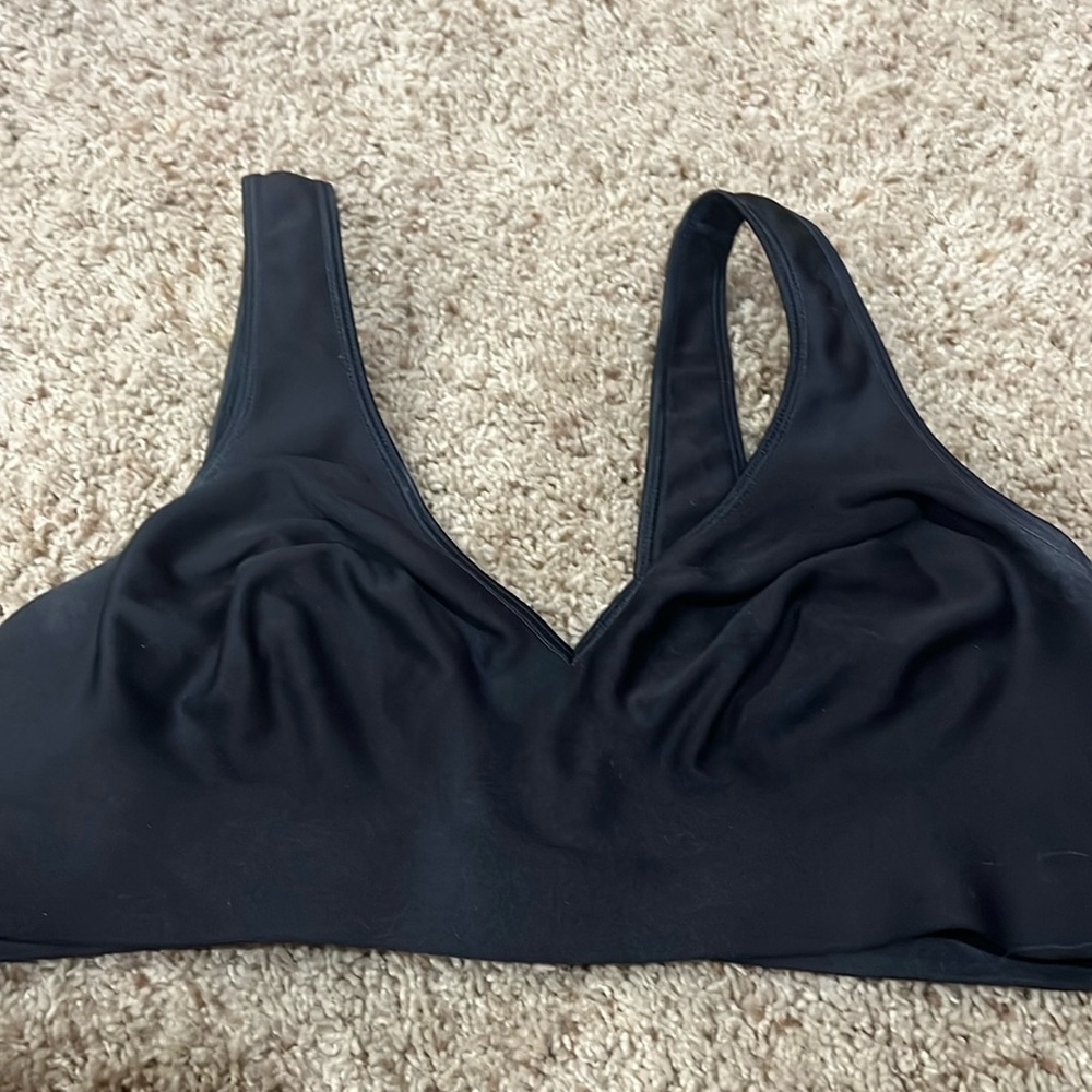 Women’s black hands bra size large new without tags